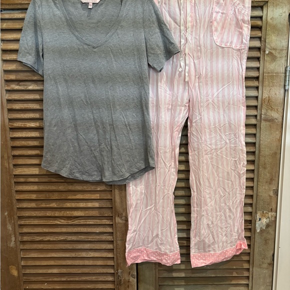 NWOT Victoria's Secret Gray and Pink Pajama Set Intimates & Sleepwear - Picture 1 of 4